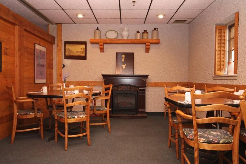 Howard Johnson By Wyndham Portage La Prairie Exterior photo